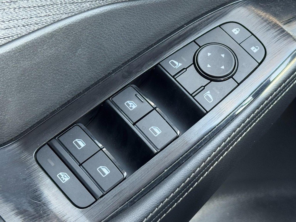 Used 2023 Nissan Rogue SV image 20