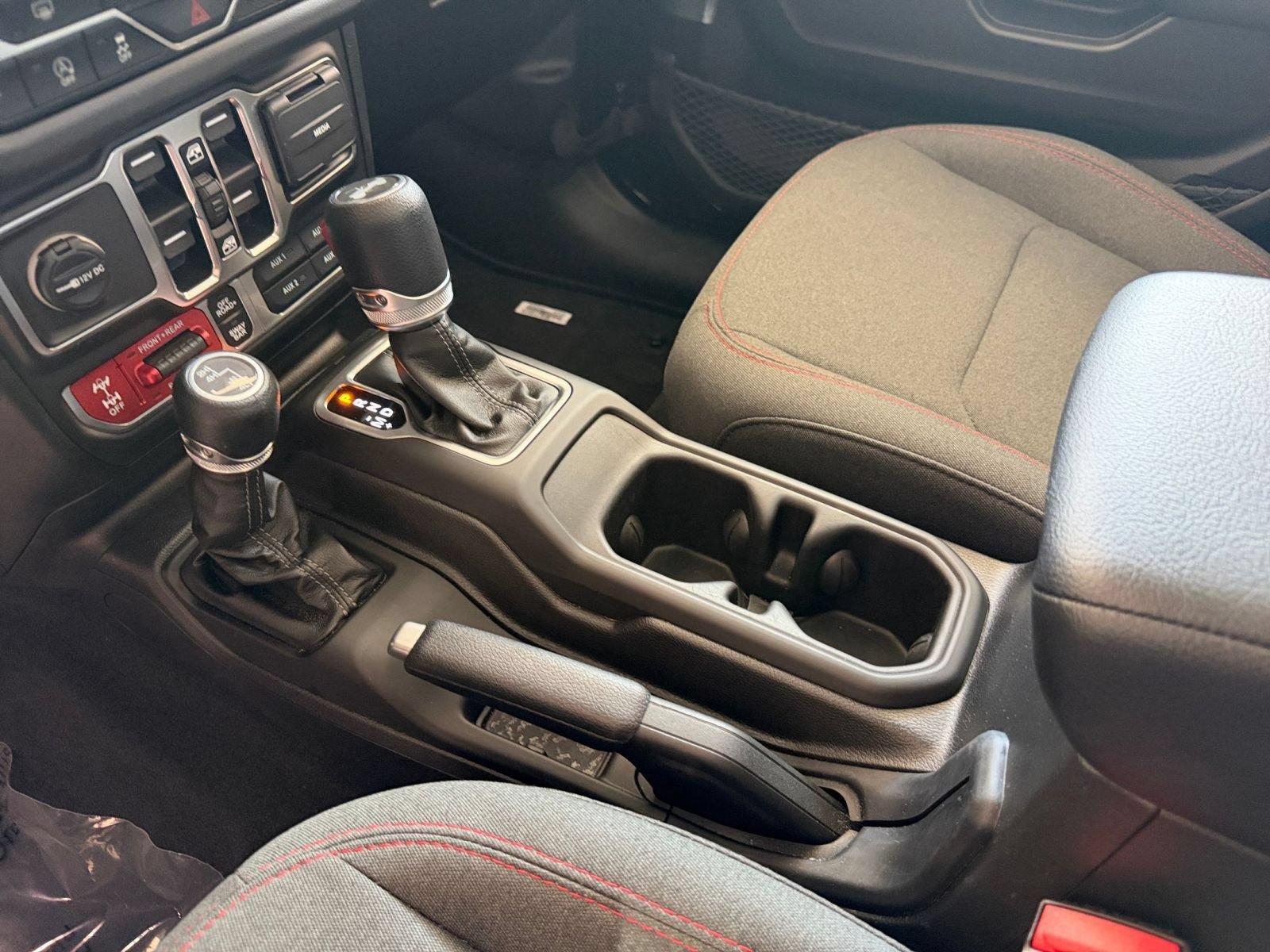 Used 2026 Jeep Wrangler Unlimited Rubicon AWD/4WD image 35