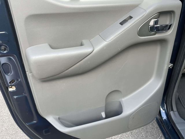 Used 2019 Nissan Frontier SV image 6