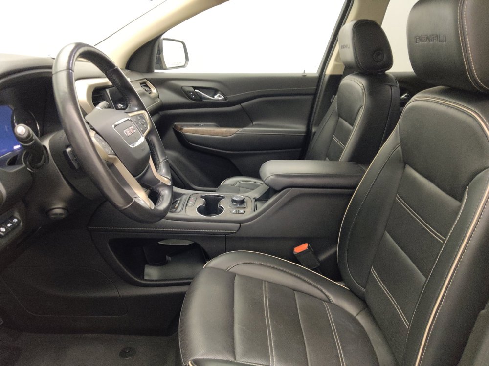 Used 2022 GMC Acadia Denali w/ Denali Ultimate Package FWD image 17