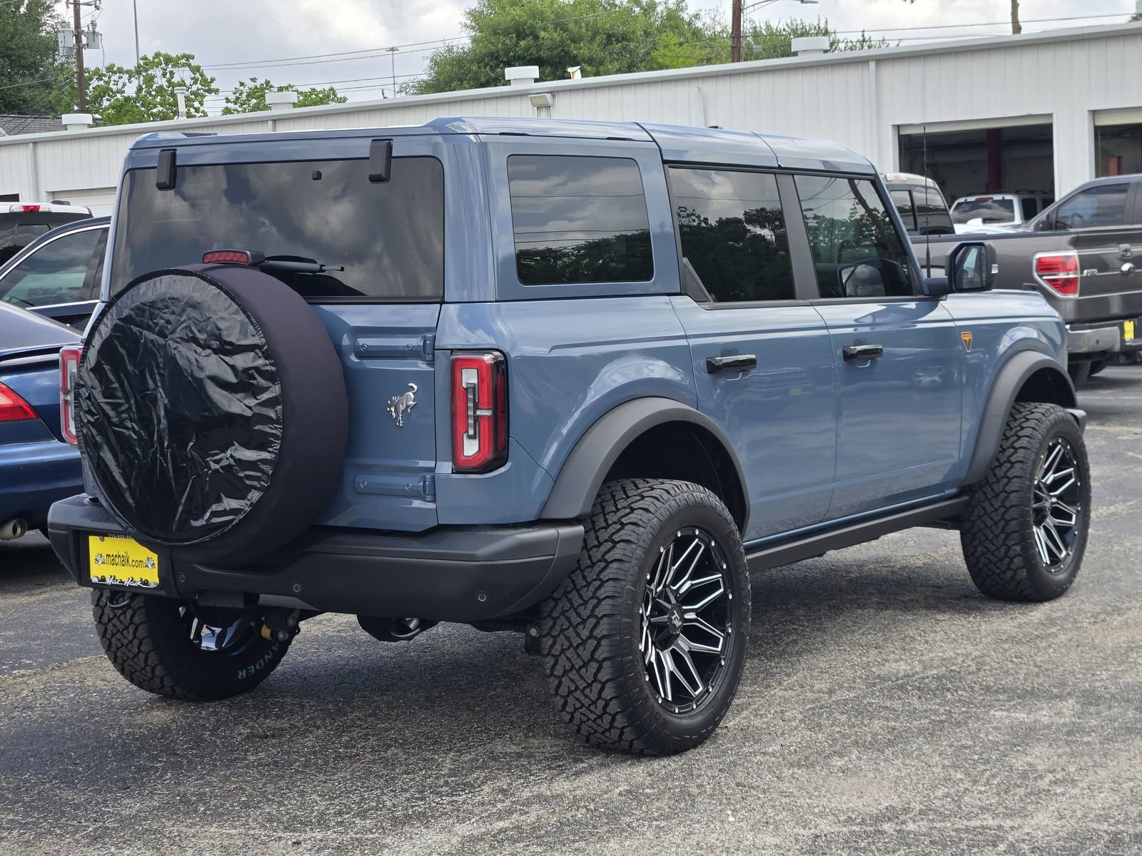 Used 2025 Ford Bronco Badlands AWD/4WD image 8