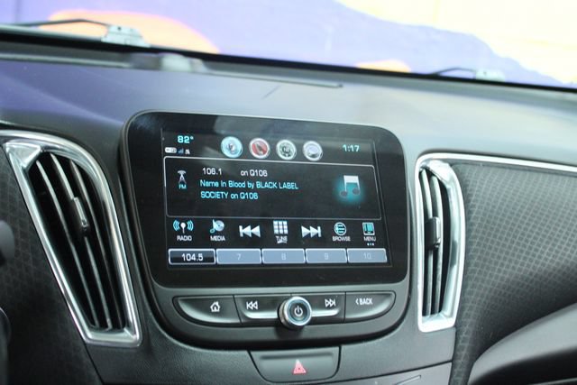 Used 2018 Chevrolet Malibu LT FWD image 18