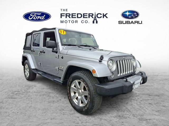 Used 2017 Jeep Wrangler Unlimited Sahara w/ Connectivity Group AWD/4WD image 3