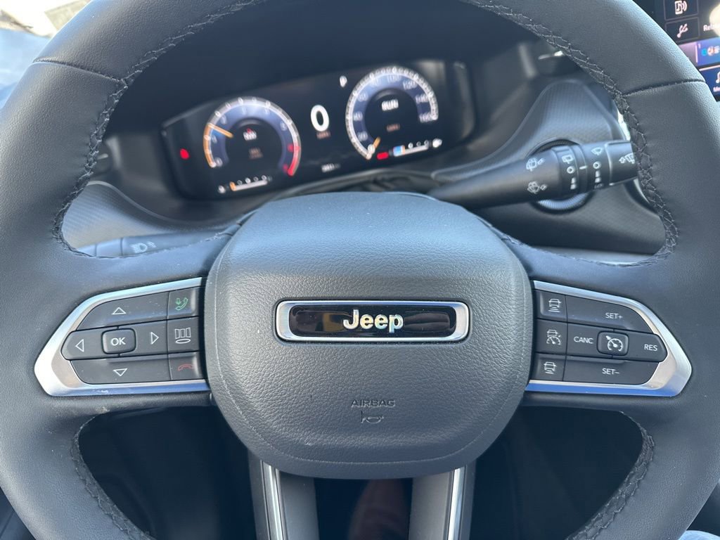 Certified 2025 Jeep Compass Limited w/ High Altitude Package image 15