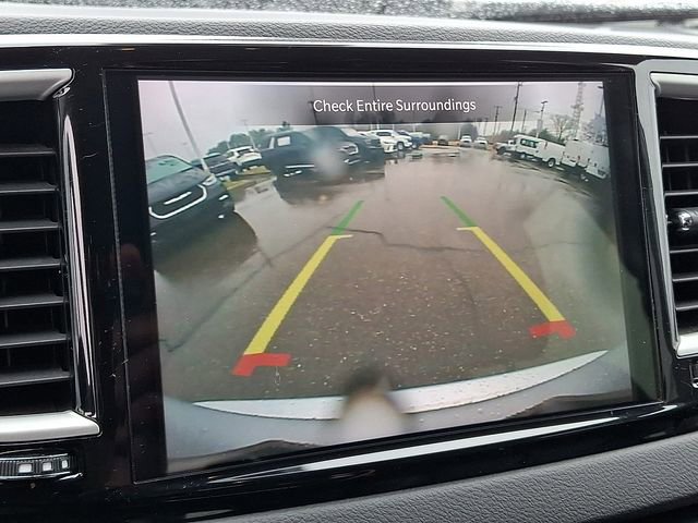 Used 2024 Chrysler Pacifica Touring-L image 18