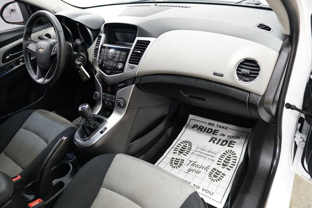 Used 2016 Chevrolet Cruze L FWD image 40