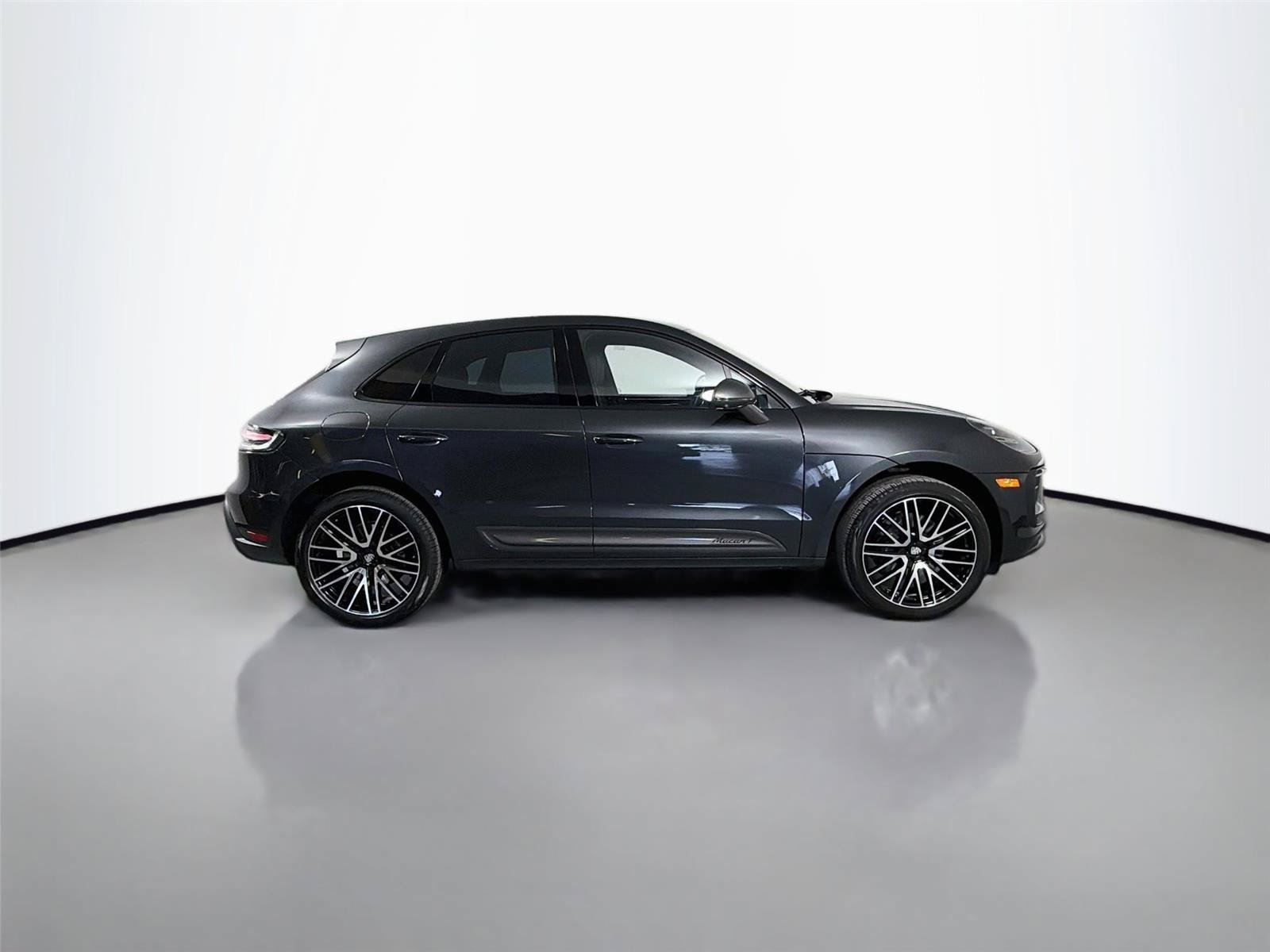 Certified 2026 Porsche Macan Turbo AWD/4WD image 8