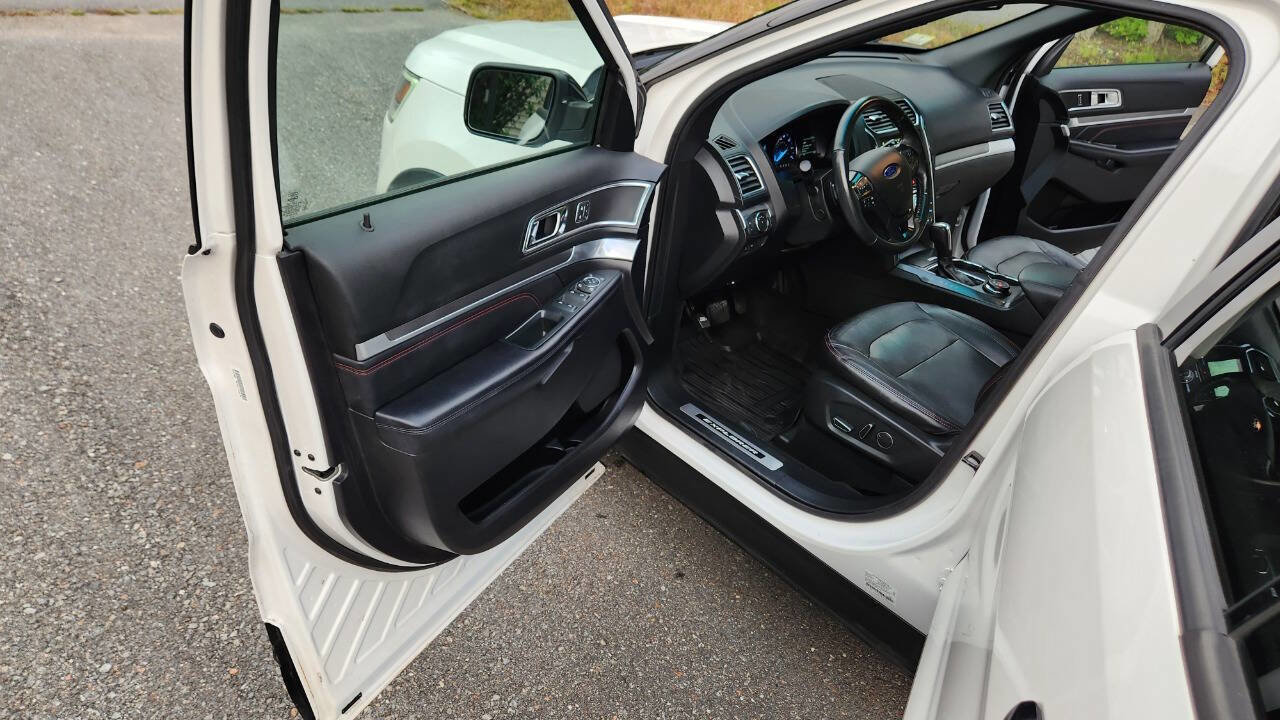 Used 2018 Ford Explorer Sport w/ Equipment Group 401A image 26