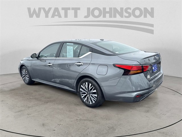 Used 2025 Nissan Altima 2.5 SV image 3