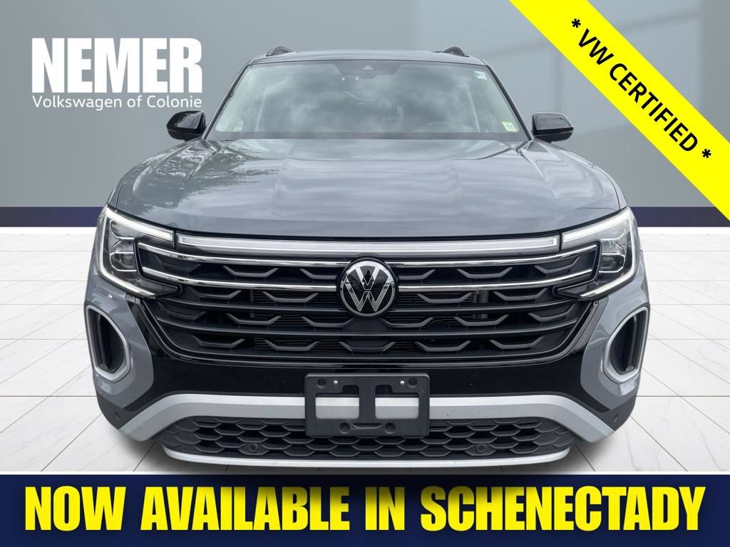 Certified 2025 Volkswagen Atlas Peak Edition SE AWD/4WD image 10
