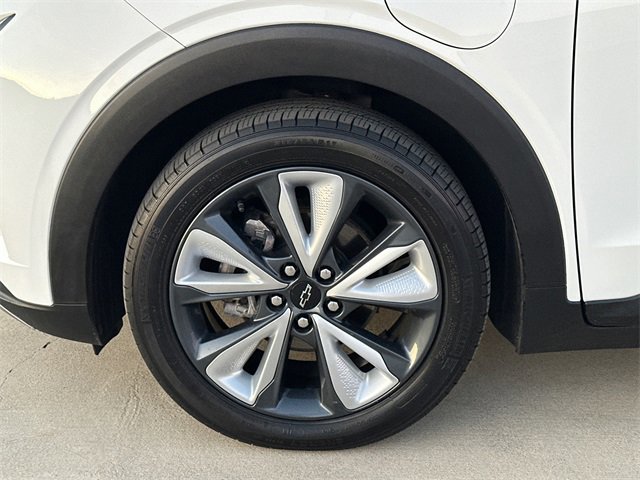 Used 2022 Chevrolet Bolt EUV LT w/ Convenience Package image 3