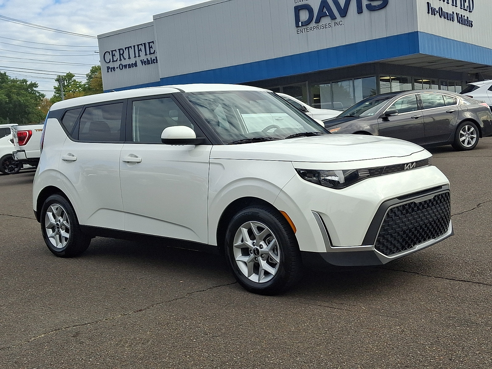 Used 2024 Kia Soul LX w/ LX Technology Package FWD image 3
