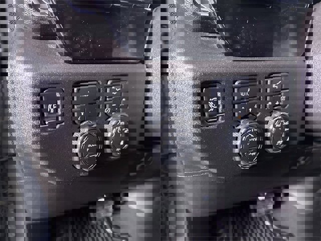 Used 2025 Chevrolet Silverado 1500 LT image 18