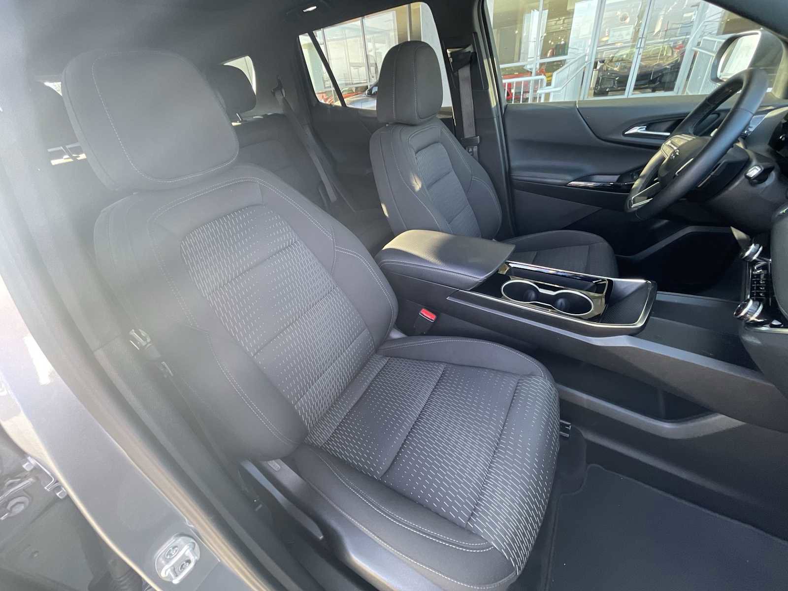 Used 2025 Chevrolet Equinox LT w/ Midnight Edition image 27