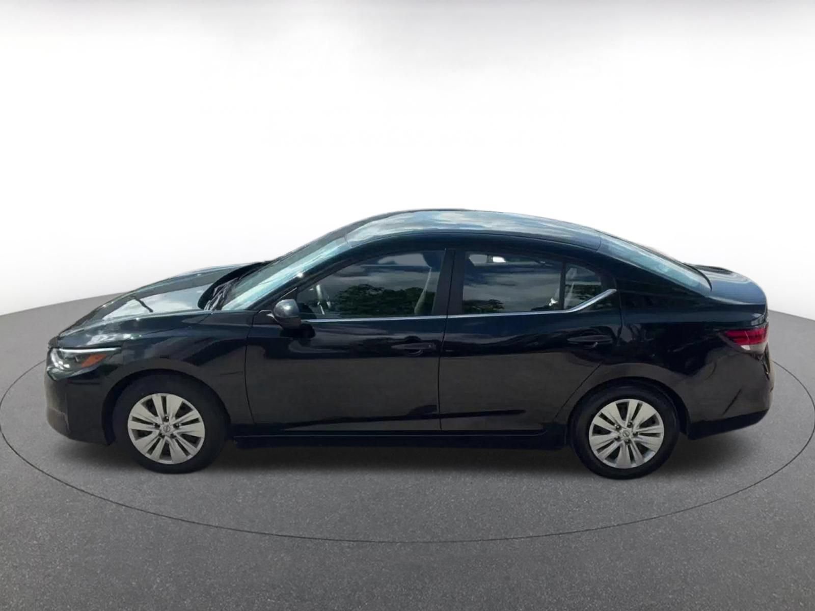 Used 2025 Nissan Sentra S FWD image 8