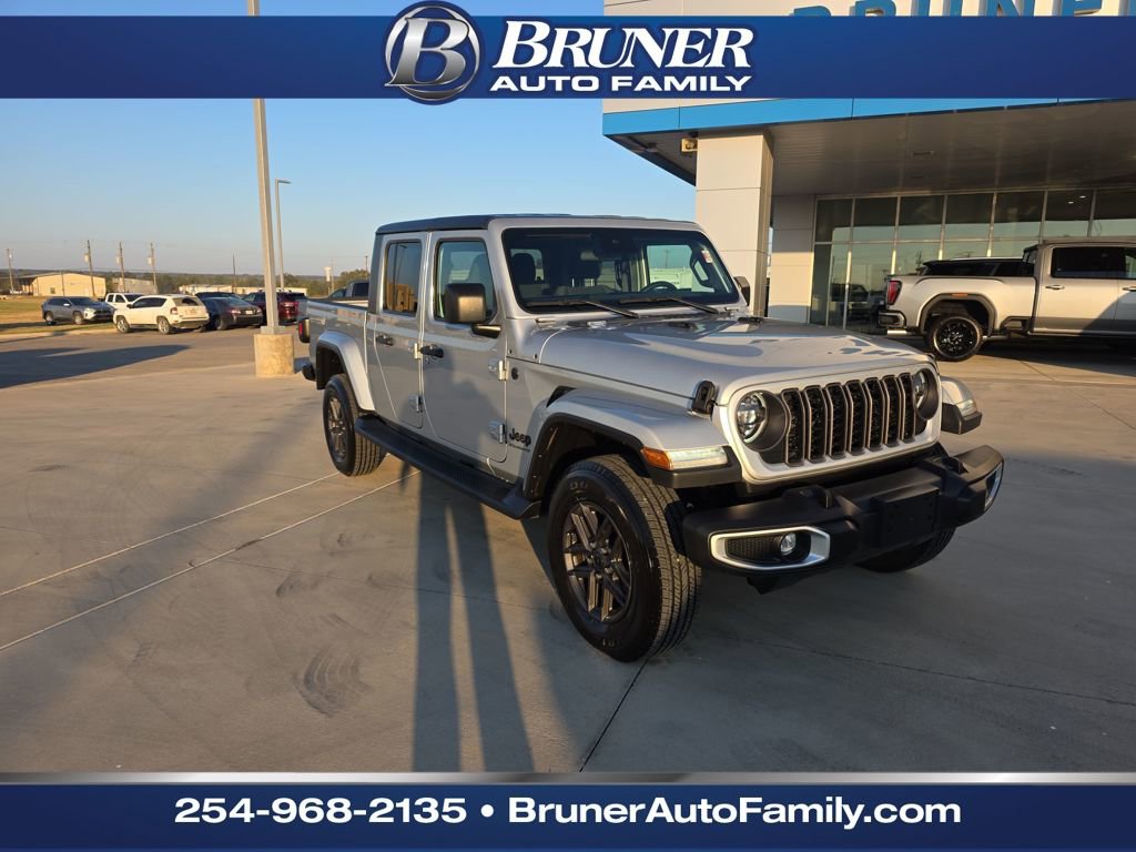 Used 2024 Jeep Gladiator Sport image 3
