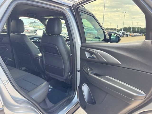 Used 2023 Chevrolet TrailBlazer RS w/ Convenience Package AWD/4WD image 33
