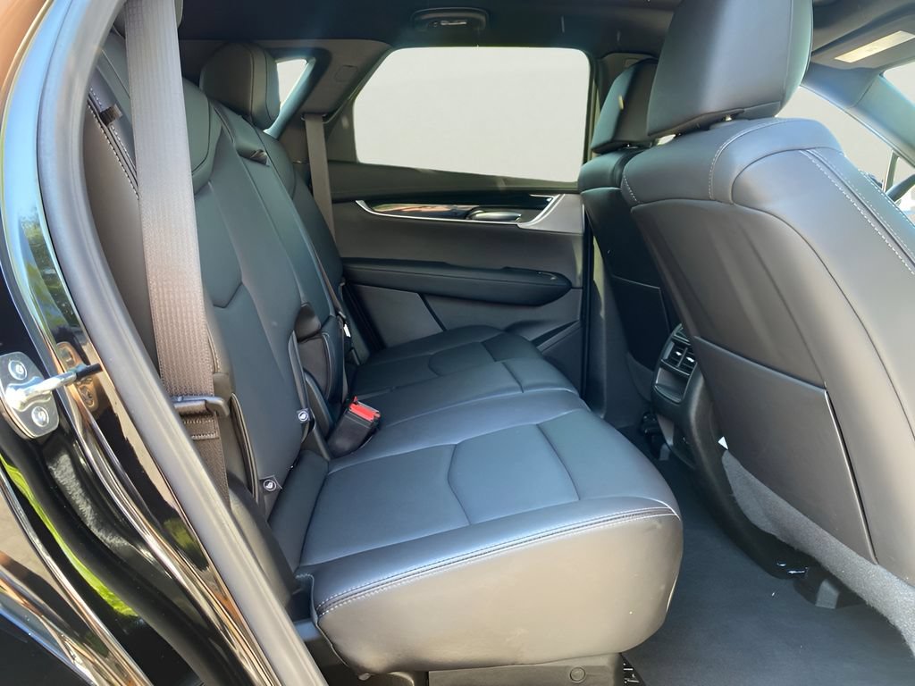Used 2025 Cadillac XT5 Premium Luxury w/ Technology Package AWD/4WD image 18
