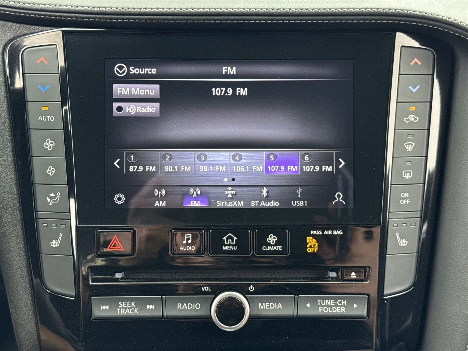 Used 2022 INFINITI QX50 Luxe w/ Appearance Package image 23