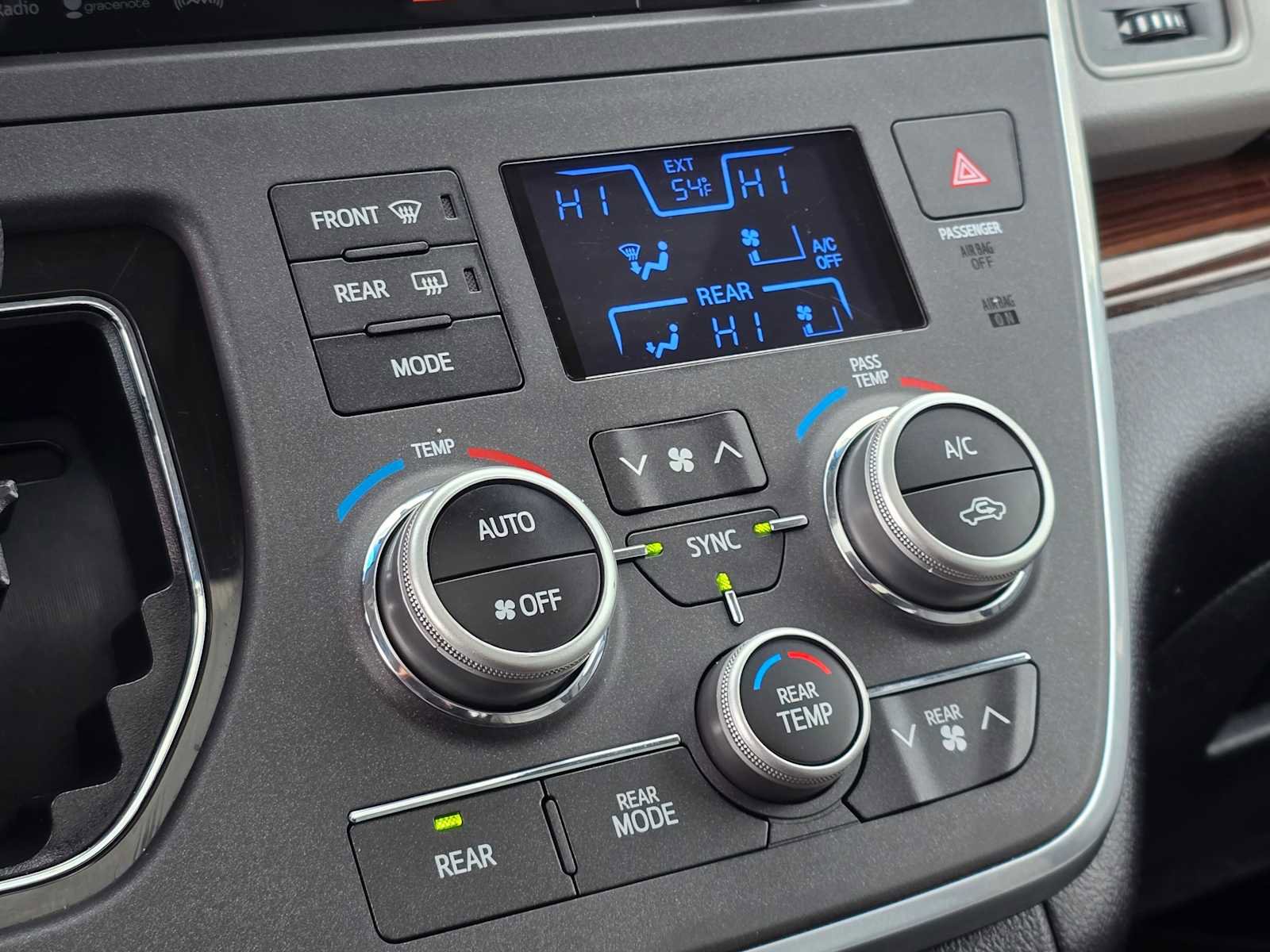 Used 2017 Toyota Sienna Limited Premium AWD/4WD image 32