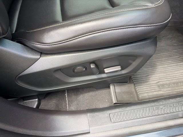 Used 2022 Ford Explorer XLT w/ Equipment Group 202A AWD/4WD image 42