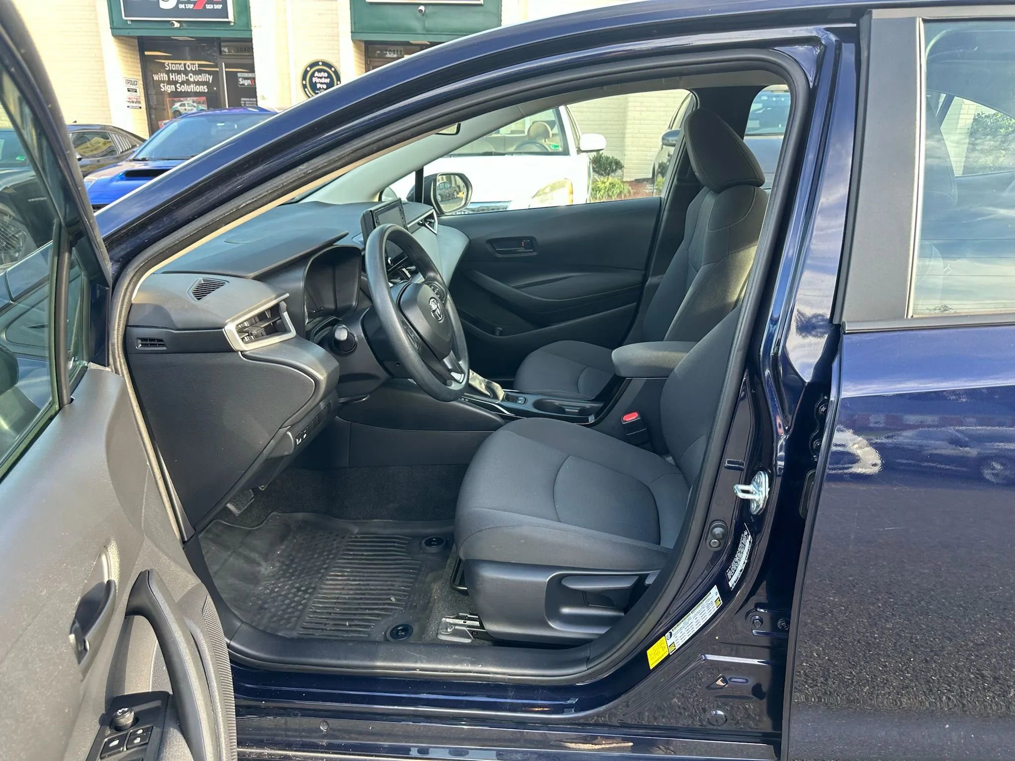 Used 2022 Toyota Corolla LE image 10