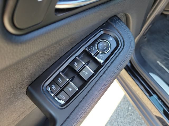 Used 2023 Porsche Macan S AWD/4WD image 19