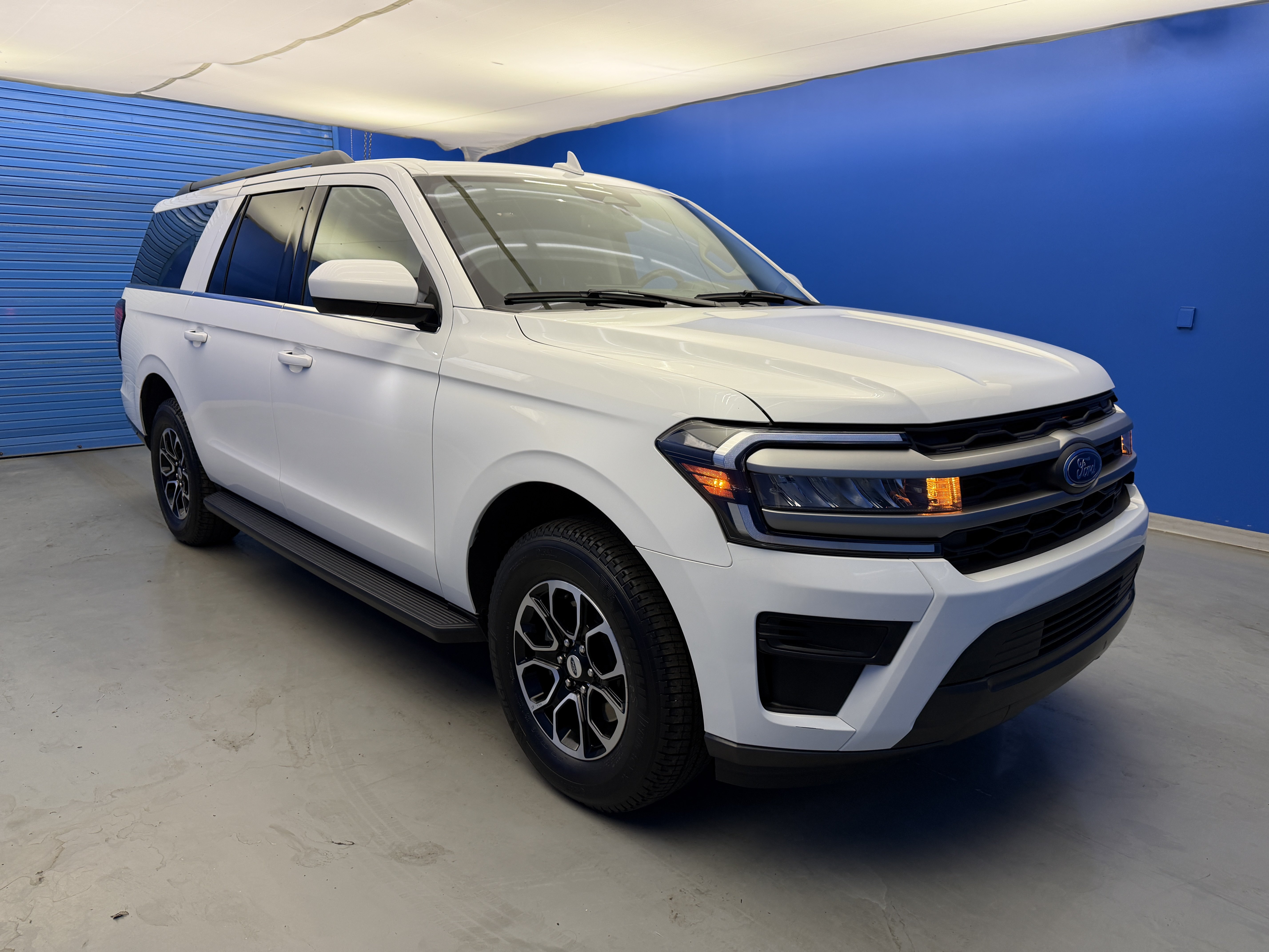 Used 2024 Ford Expedition Max XLT AWD/4WD image 2