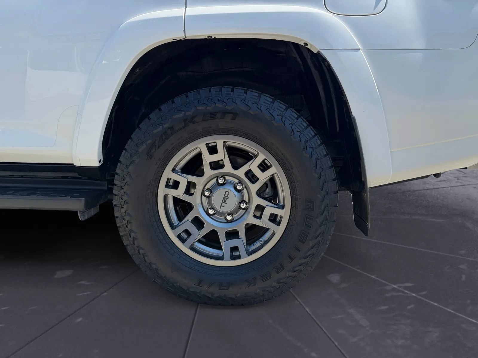 Used 2018 Toyota 4Runner TRD Off-Road AWD/4WD image 29