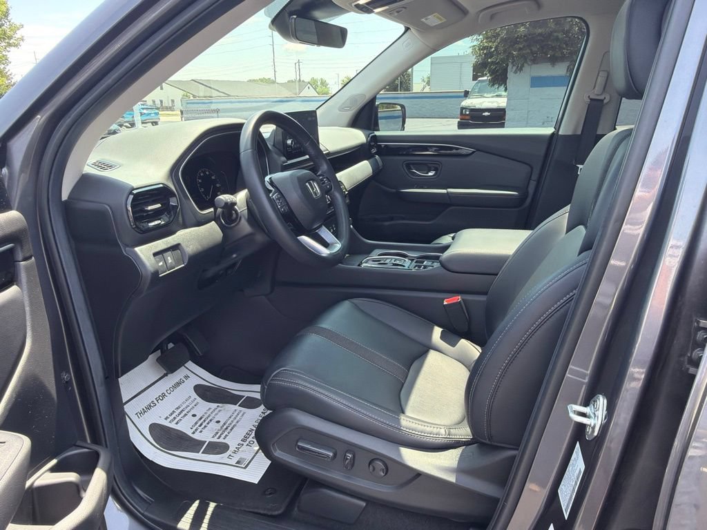 Certified 2025 Honda Pilot Touring image 17