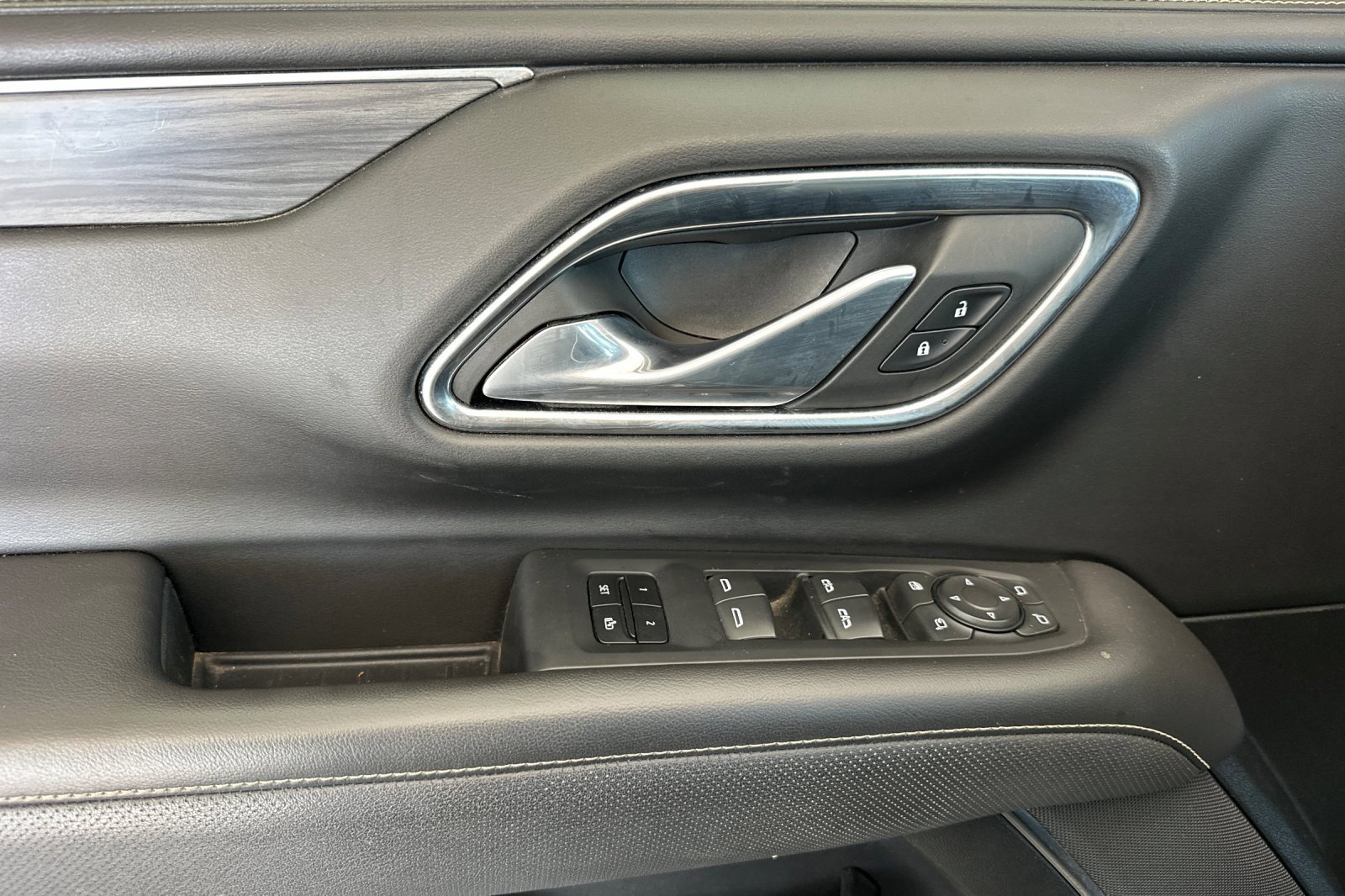 Used 2021 GMC Yukon SLT image 11