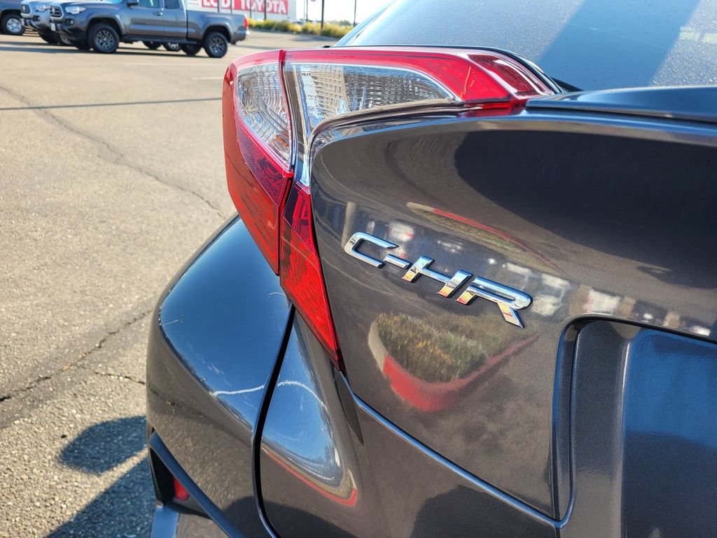 Used 2019 Toyota C-HR LE FWD image 6