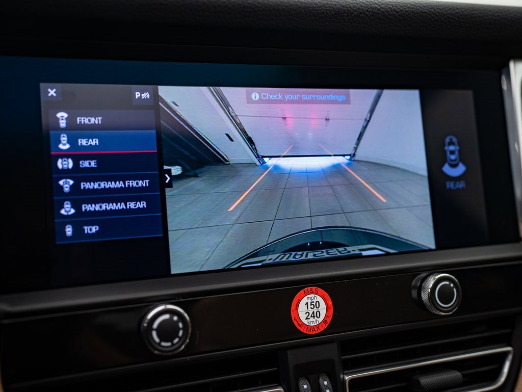 Certified 2024 Porsche Macan image 29