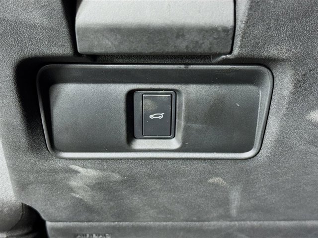 Used 2025 Land Rover Discovery Sport S image 10