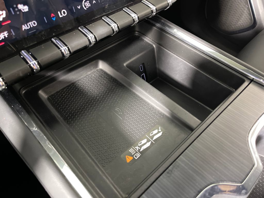 Used 2024 GMC Acadia Elevation image 30