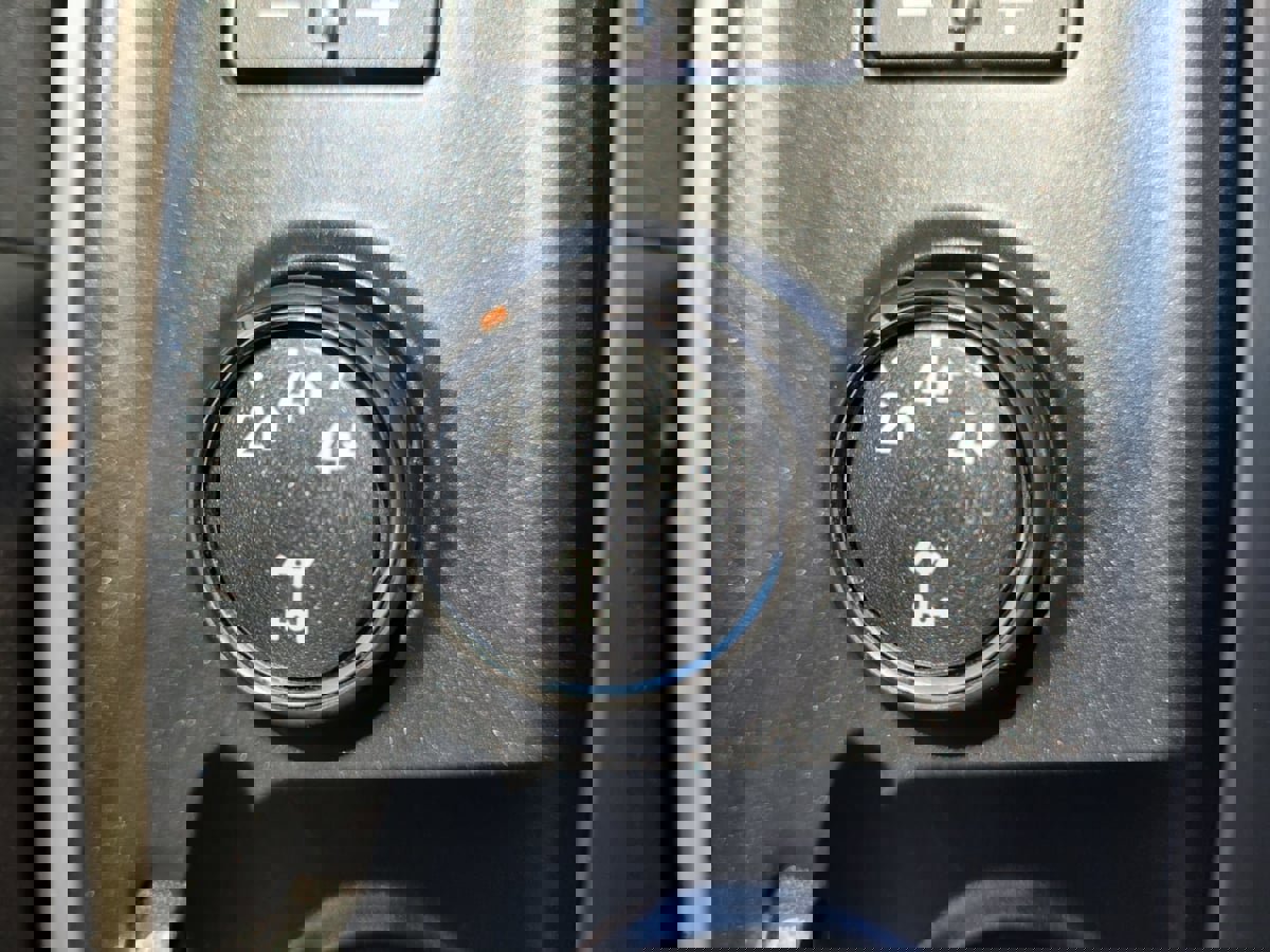 Used 2015 GMC Sierra 3500 Denali w/ Duramax Plus Package image 20