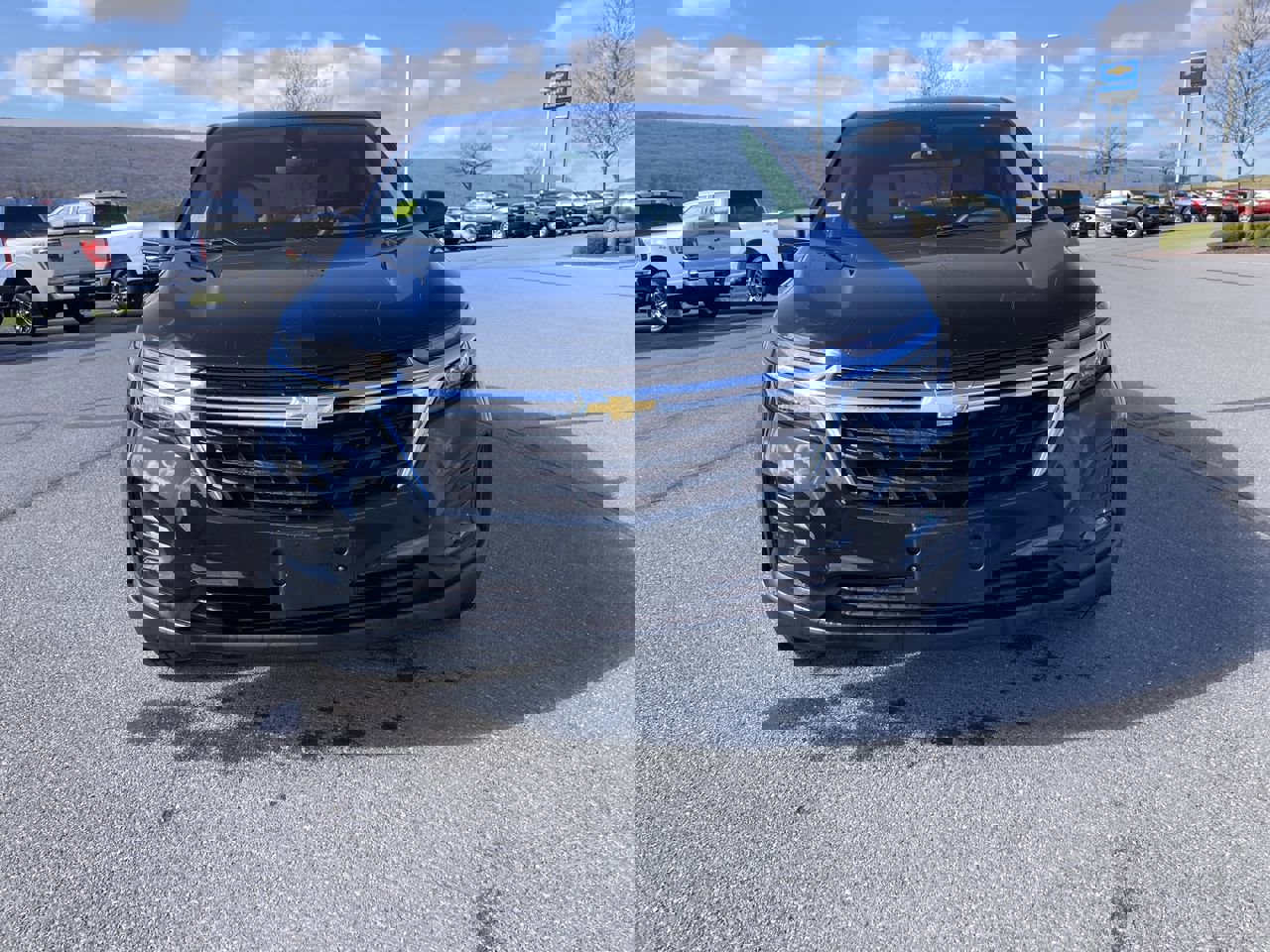 Used 2023 Chevrolet Equinox LS w/ LS Convenience Package image 2