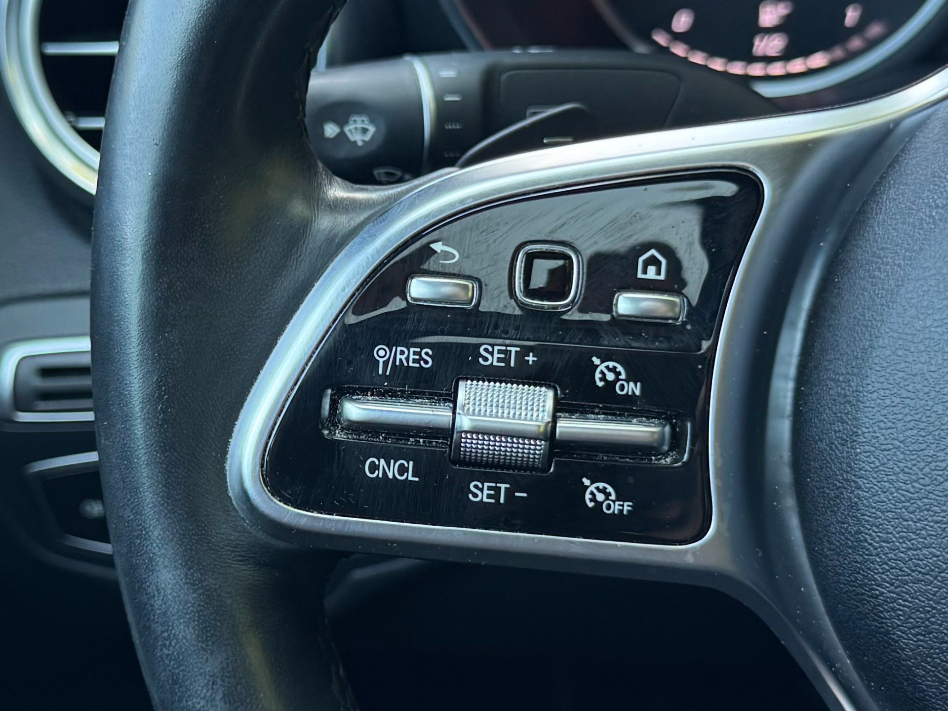 Used 2019 Mercedes-Benz C 300 4MATIC Sedan image 46