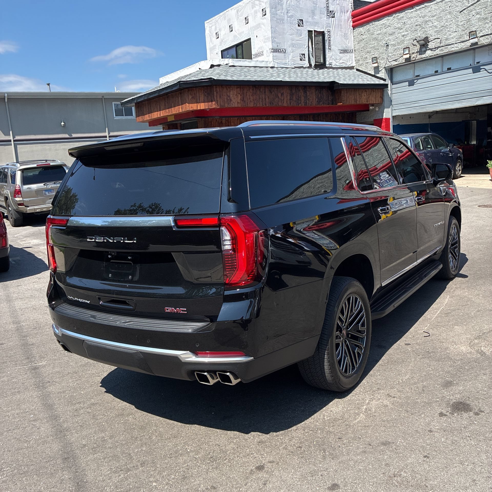 Used 2026 GMC Yukon XL Denali RWD image 8