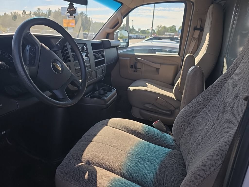 Used 2019 Chevrolet Express 2500 w/ Driver Convenience Package RWD image 8