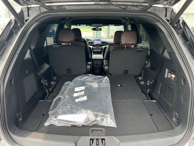 Used 2023 Ford Explorer Platinum w/ Equipment Group 601A image 13