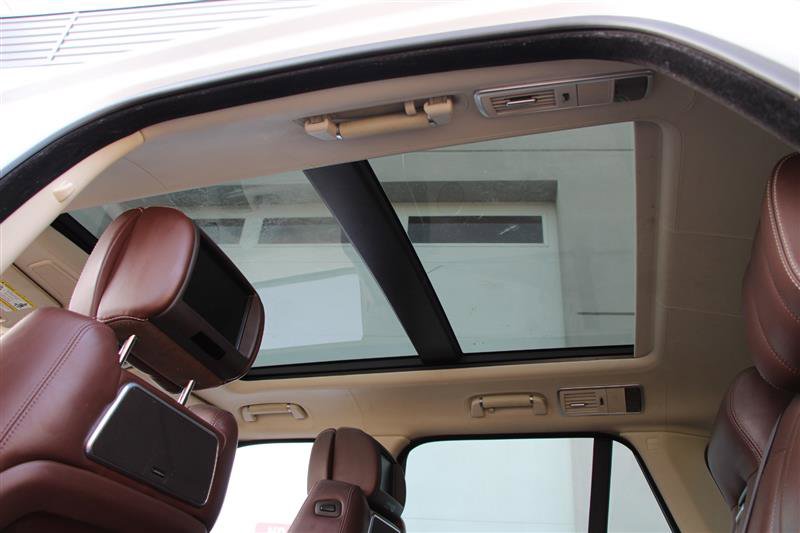 Used 2015 Land Rover Range Rover Autobiography image 36