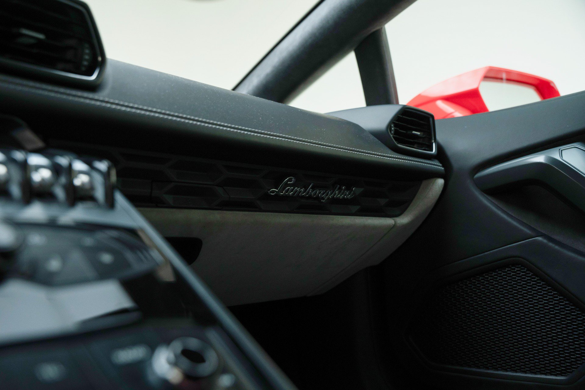 Used 2016 Lamborghini Huracan LP 580-2 RWD image 41