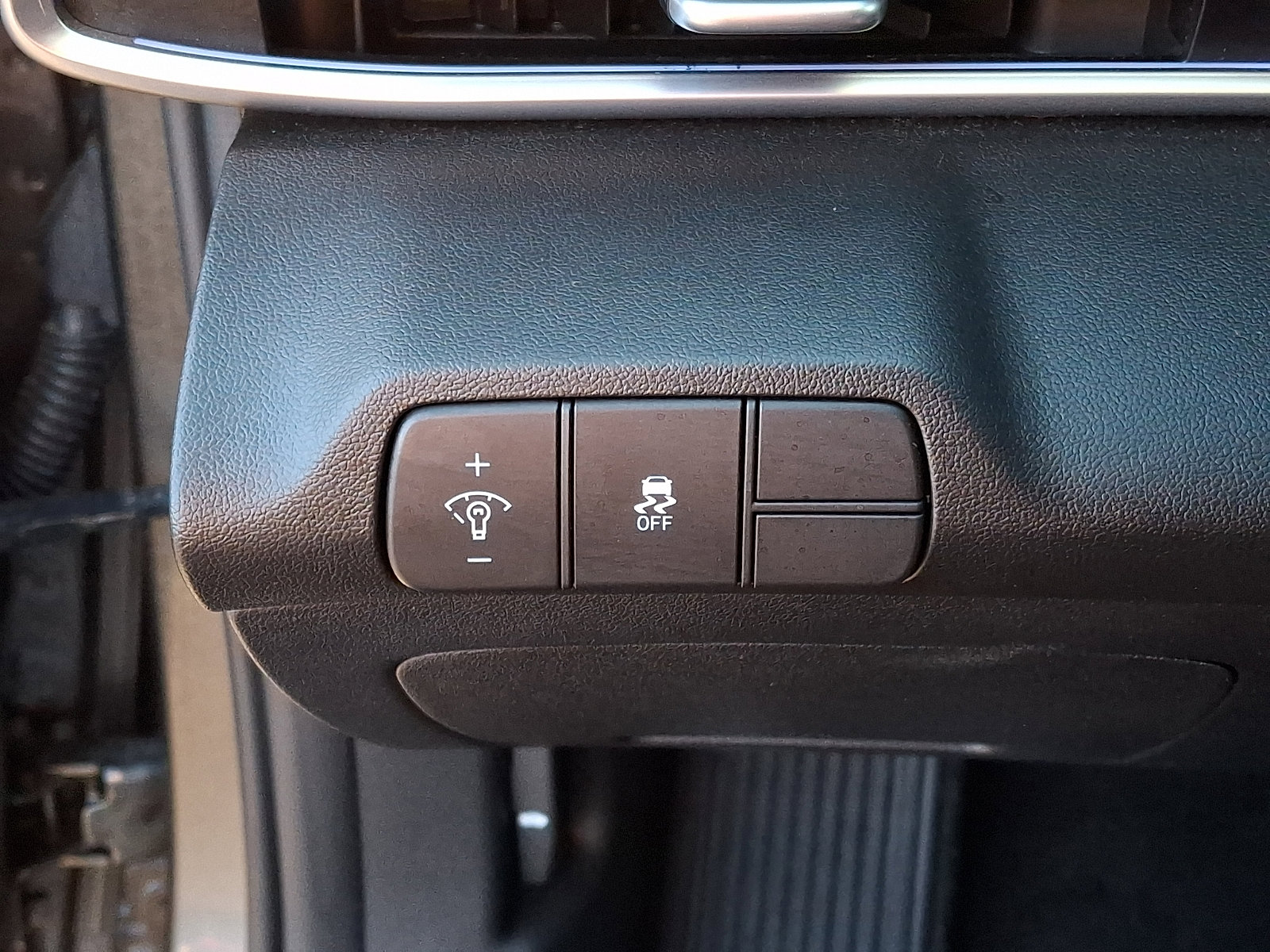Certified 2024 Hyundai Elantra Limited FWD image 24