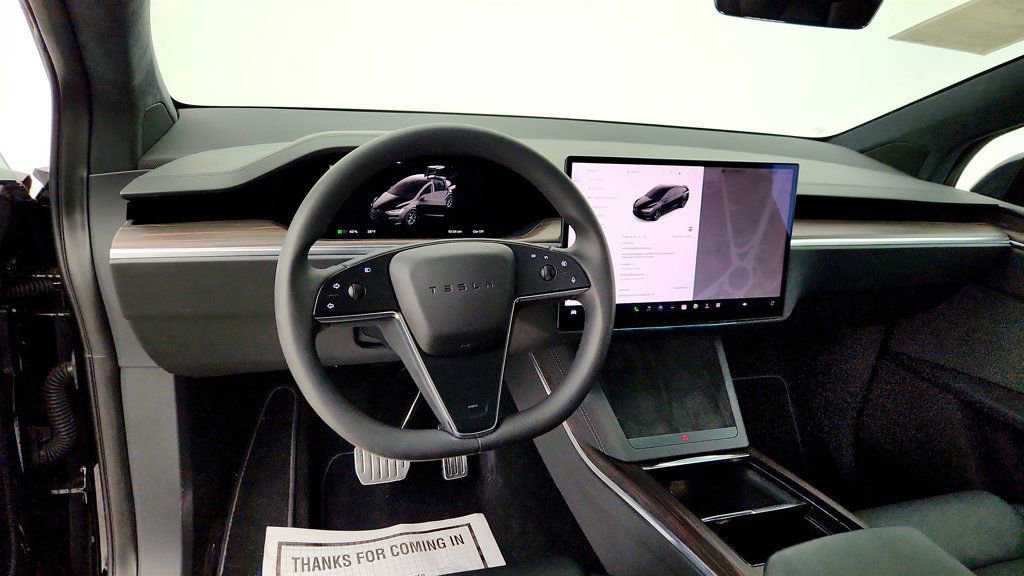 Used 2024 Tesla Model X image 11