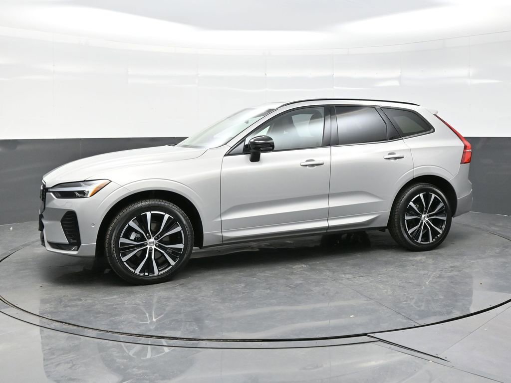 Used 2025 Volvo XC60 B5 Plus AWD/4WD image 3