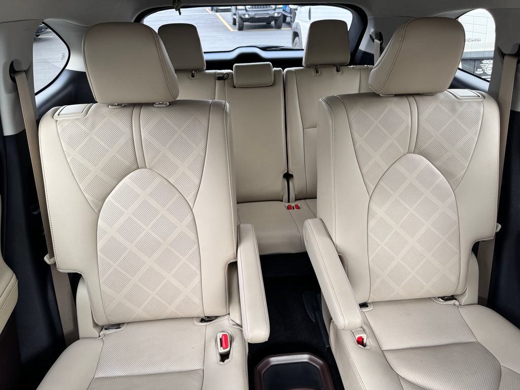 Used 2021 Toyota Highlander Platinum AWD/4WD image 15
