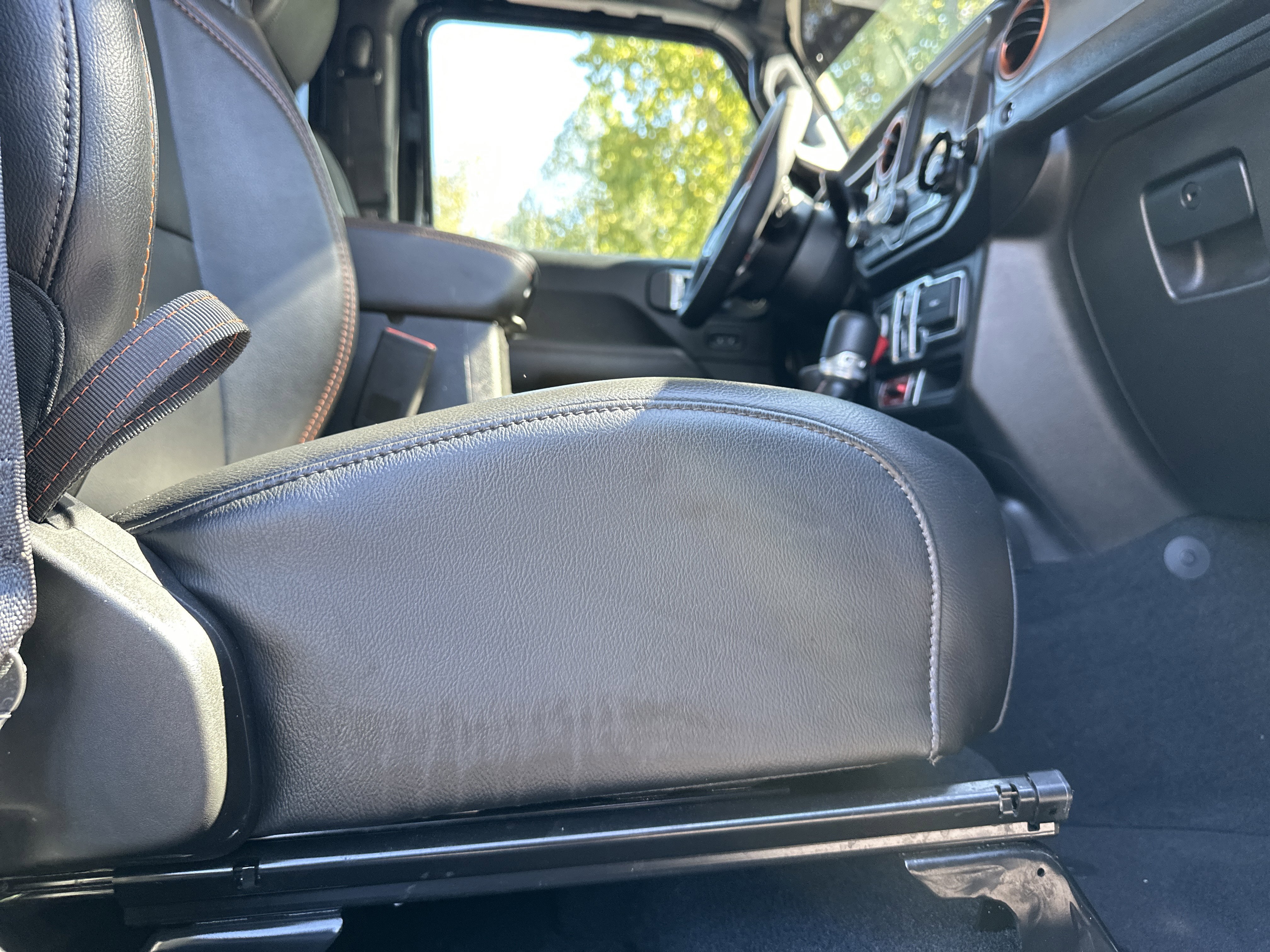 Used 2022 Jeep Gladiator Mojave w/ Trailer Tow Package image 17