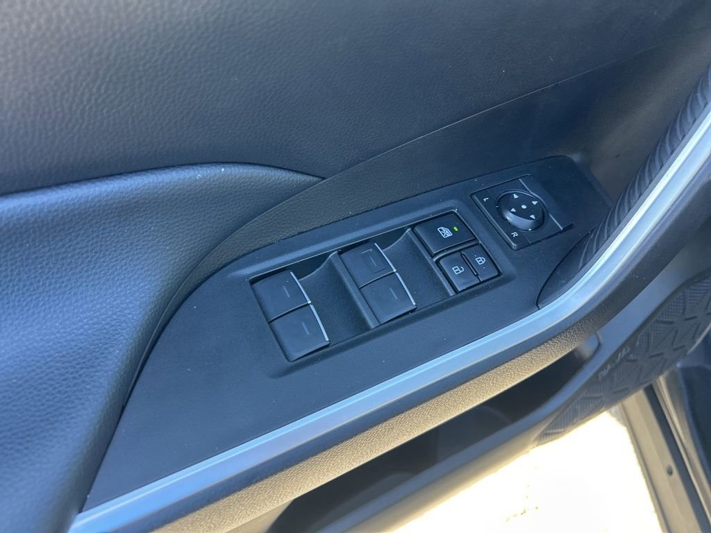 Used 2023 Toyota RAV4 XLE image 36