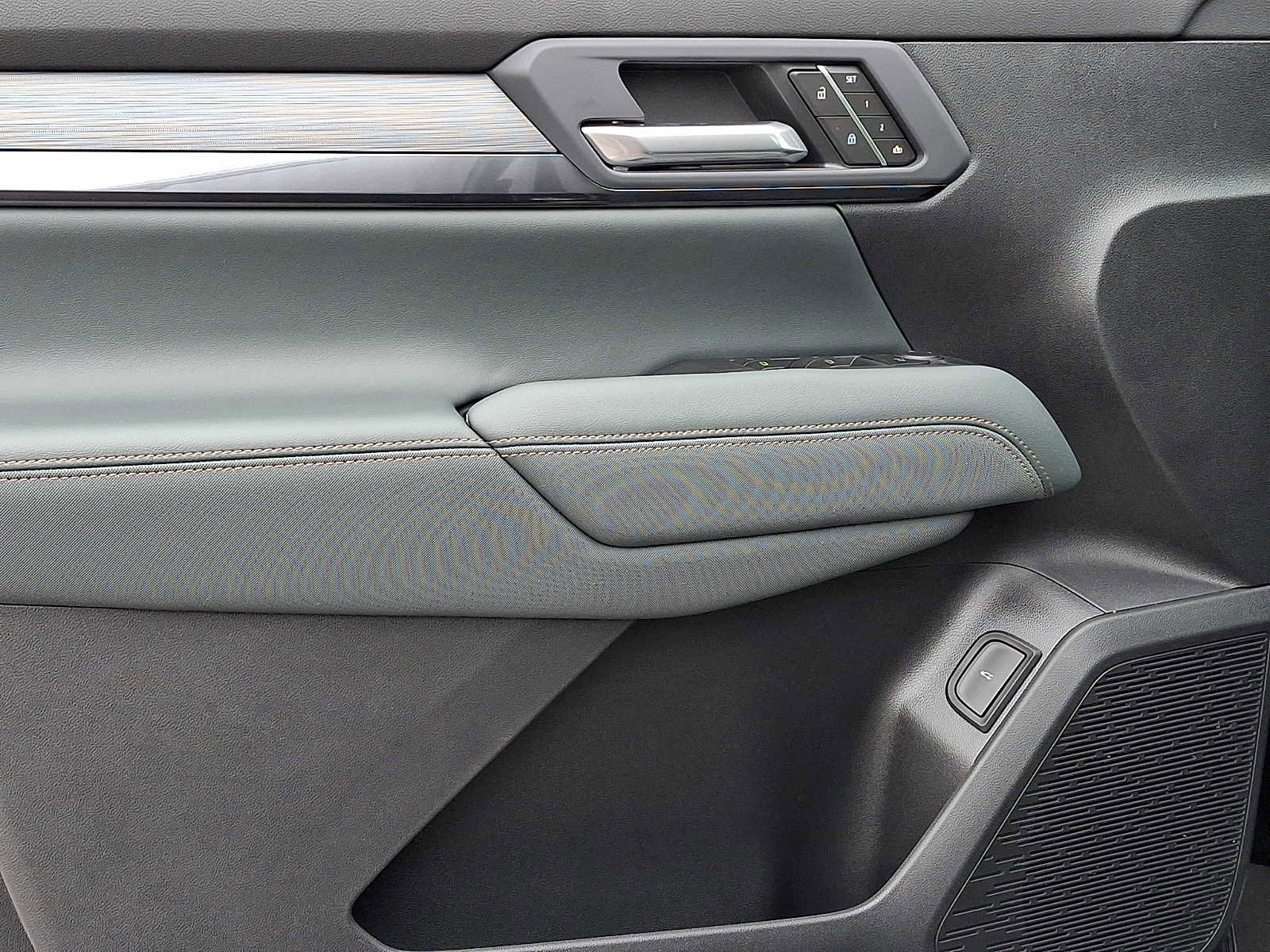 New 2026 GMC Terrain AT4 w/ Convenience Package III AWD/4WD image 11